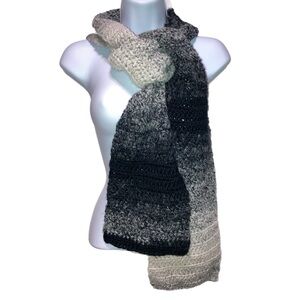 Gorgeous handmade winter scarf black gray hombre EUC 13002